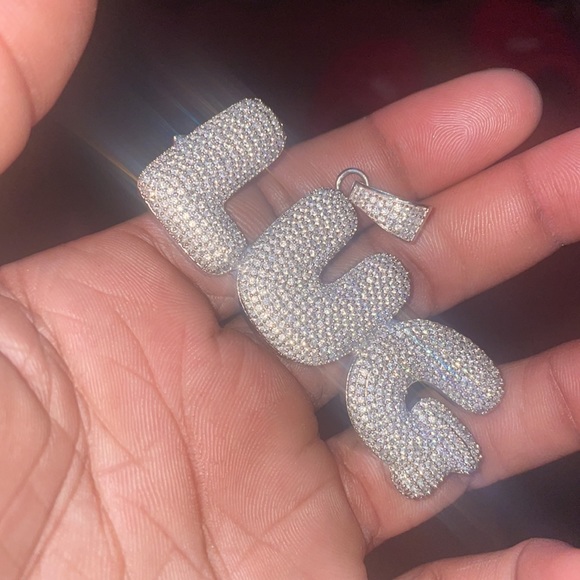 😞BROKEN VS DIAMOND CUSTOM “PLUG” ..but now “LUG” PENDENT😞 - Picture 3 of 6